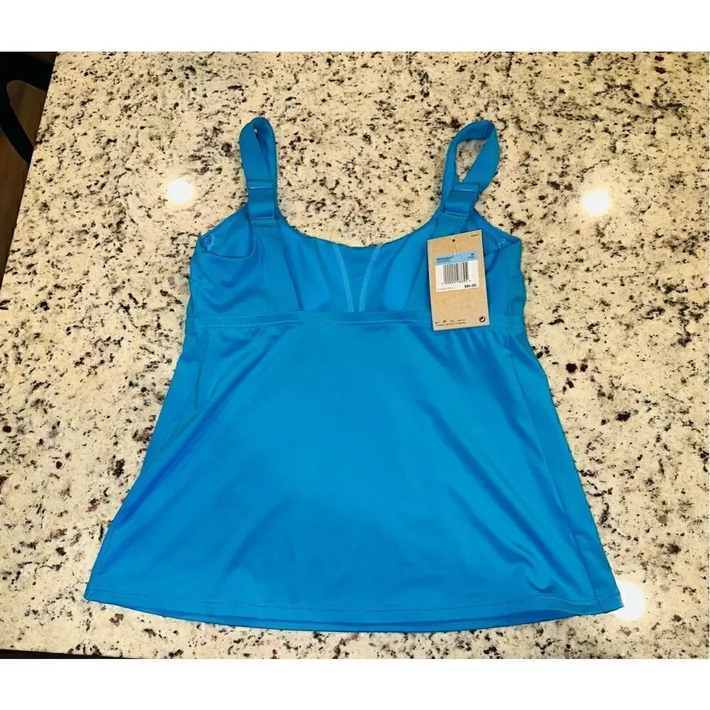 Nike Women's Essential Scoop Neck Tankini Top